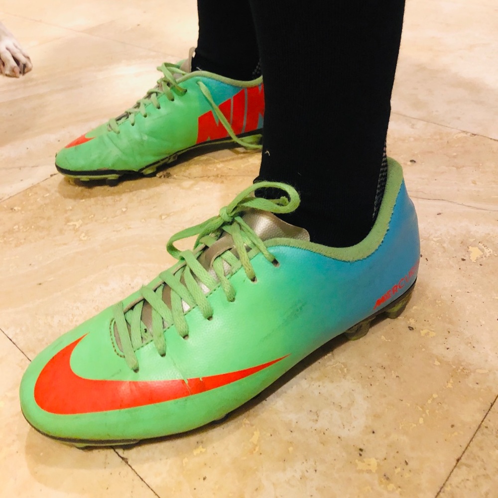 nike cleats - Picture 4 of 4